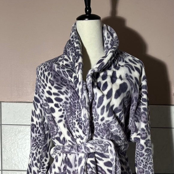 Natori | Intimates & Sleepwear | Natori Luxury Robe | Poshmark